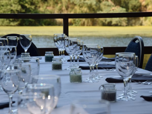 Diner sur l'eau